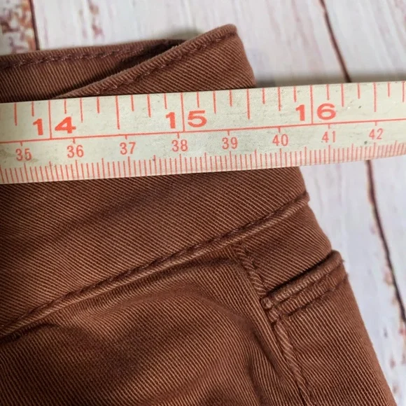 White House Black Market skimmer brown pants. Size 6. - Picture 6 of 9